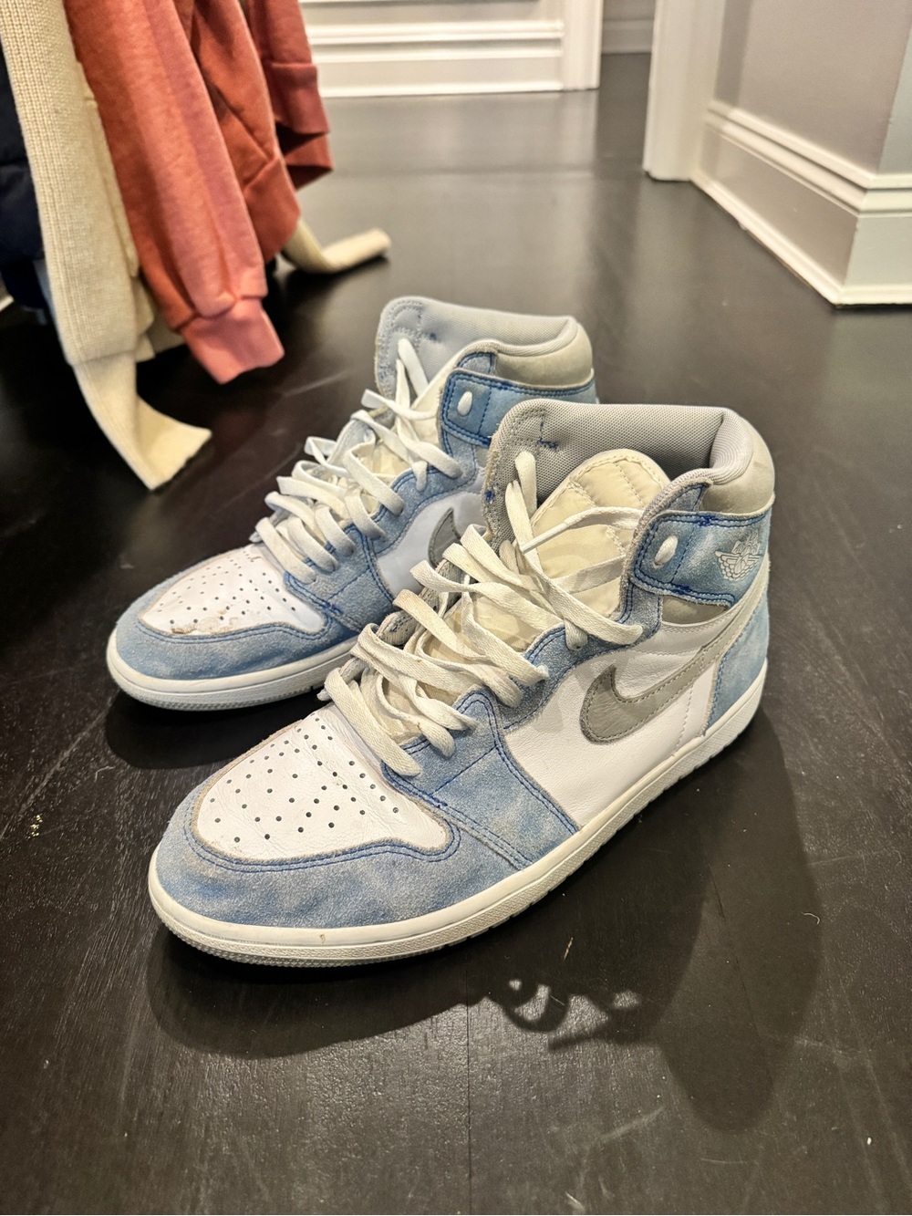 Nike Air Jordan 1 Retro High OG 'Hyper Royal'